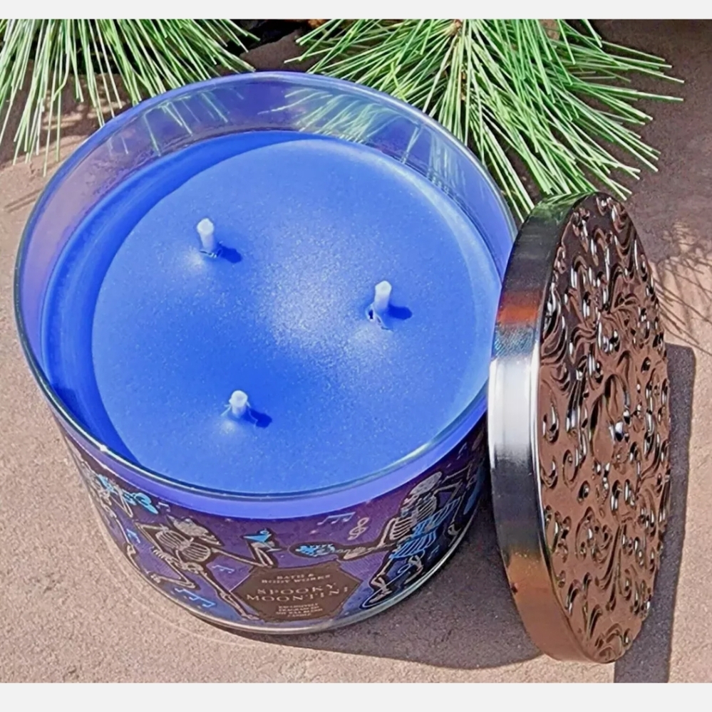 NEW 2024 Bath & Body Works SPOOKY MOONTINI 3-Wick Candle Long Lasting - Picture 3 of 3